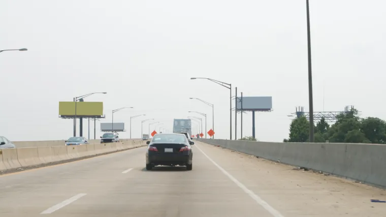 Autocestom vozila u krivom smjeru i probila rampu kod Svetog Križa