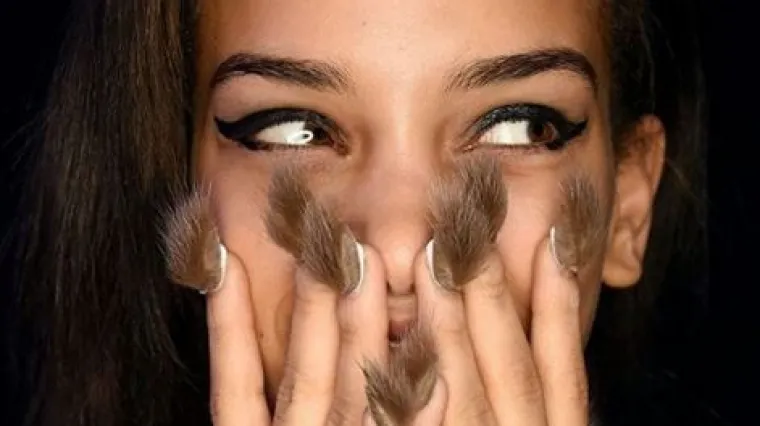 Moderna čuda: Dlakavi nokti su totalni hit, ali radije pričekajte da malo zahladi