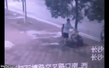 Treba mu dodijeliti medalju, uz zatvor