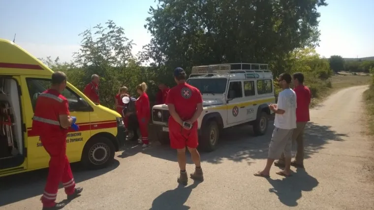 Na 22-godišnjeg speleologa pala stijena i zarobila ga u jami dubokoj 140 metra