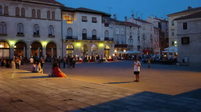 Novi obračun u Puli: Pijani pretukli i te&scaron;ko ozlijedili 20-godi&scaron;njaka na rivi
