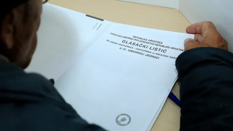 Najmlađi kandidat na izbornim listama ima 18 godina, a prvi put se kandidirao i 'Braco Cigan'