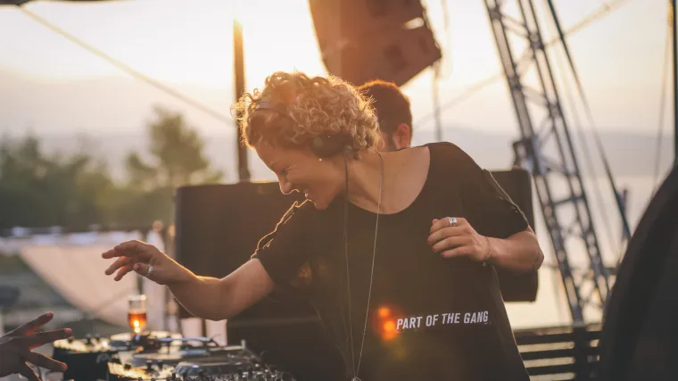 Među mnoštvom muških DJ-a, na Sonusu zastupljene i dame: upoznajte sve od njih!