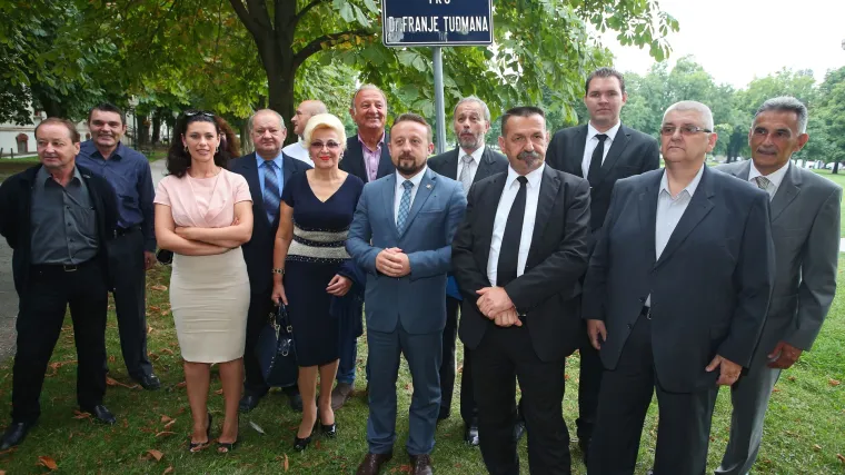 'Milanović će početi pjevati Thompsonove pjesme i uzvikivati 'Za dom spremni' da bi pridobio glasove desnice'