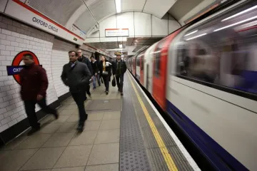 London po prvi put u 150 godina otvara noćne linije podzemne željeznice