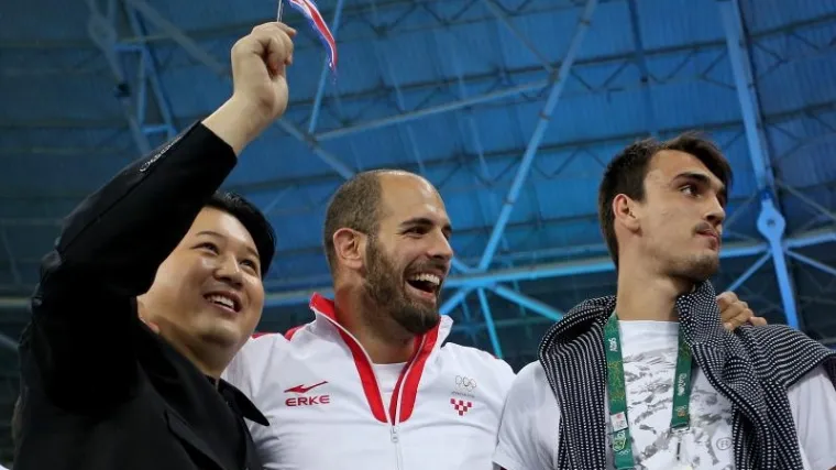 Dario &Scaron;arić i 'ozlogla&scaron;eni diktator' navijali za Saru Kolak