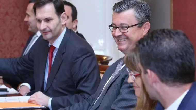 Vlada će sufinancirati tro&scaron;kove prijevoza učenika do prosinca