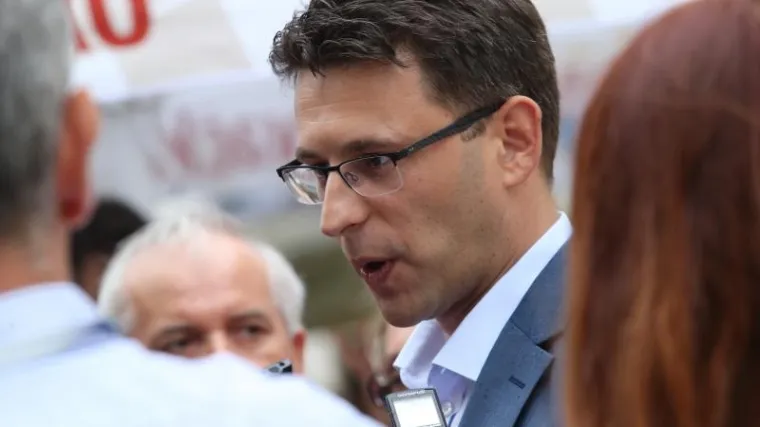 Petrov kaže da ih HDZ-ovci fizički napadaju!