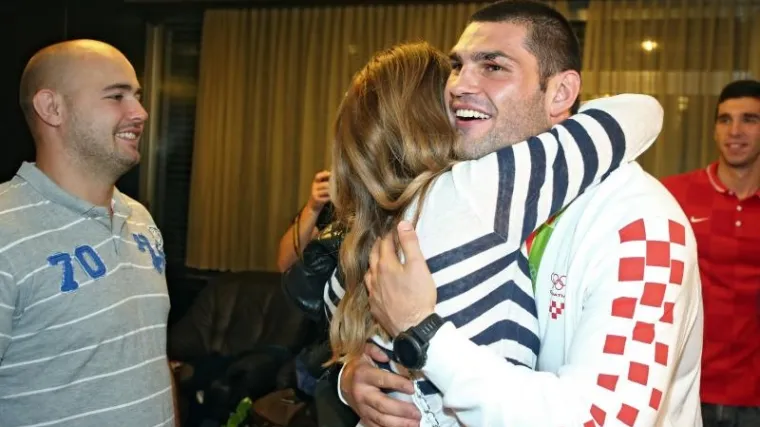 'Umjesto da me izbacite, vi mi za broncu napravite doček'