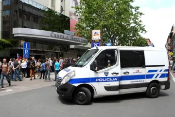 Pomahnitali napadač ubio liječnika i policajca. Na kraju je i sam upucan