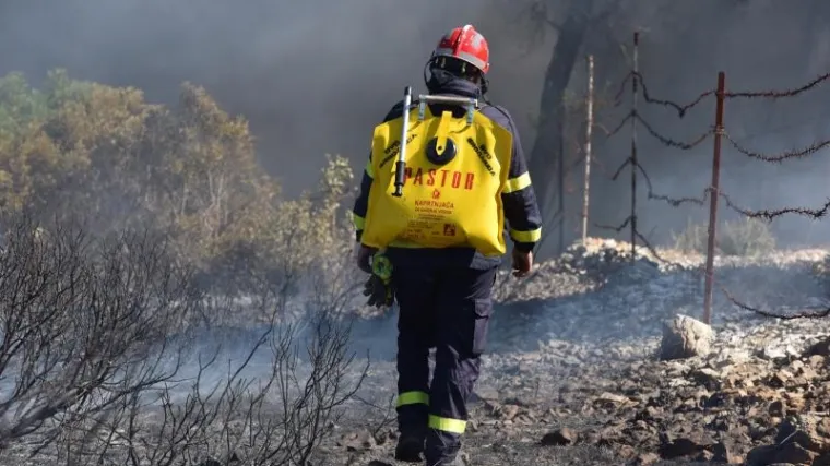 Jesu li požari pokraj &Scaron;ibenika podmetnuti?