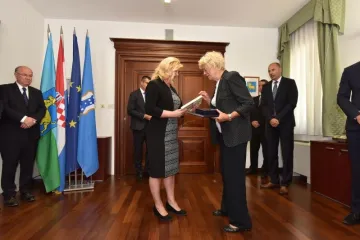 Predsjednica istog dana odlikovala antifa&scaron;ista i antikomunista