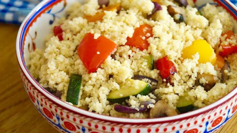 Brzinski ručak: Kus-kus sa &scaron;arenim povrćem