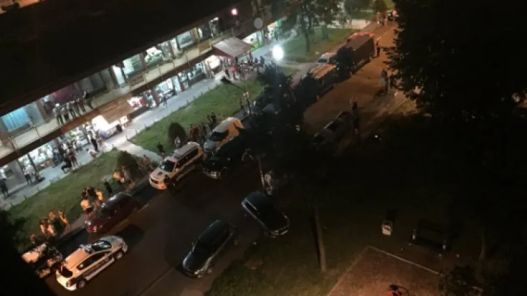 Drama u Beogradu: manijak prvo pucao iz automobila pa naoružan uletio u neboder