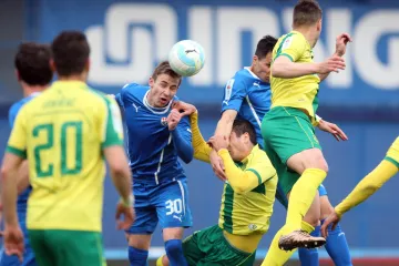 Domaći i inozemni nogometni klubovi pobjedama žele osigurati vrh ljestvica