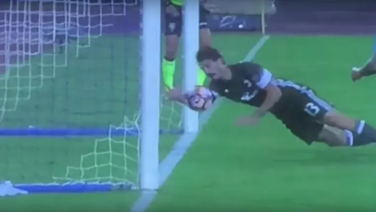 Toliko se izblamirao da ga je i sudac po&scaron;tedio