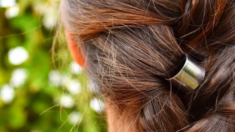 Volite pletenice? S novim trendom piercinga za kosu voljet ćete ih još i više