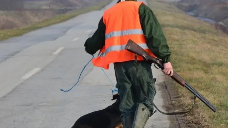Mladi lovac ustrijelio kolegu jer je mislio da se radi o divljači, iako je nosio reflektirajući prsluk!