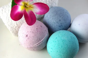 Volite se namakati u kadi? Izradite sami simpatične šumeće kugle za kupanje