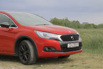 DS 4 CROSSBACK 2.0 BlueHDi 180 SPORT CHIC: Citroënov adut bez konkurenta u premium crossover segmentu
