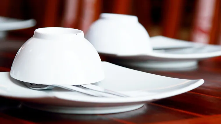 Ugledni pari&scaron;ki restoran odbio uslužiti go&scaron;će jer su muslimanke