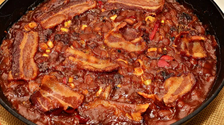 Brzinski ručak: Zapečeni grah s povrćem i slaninom