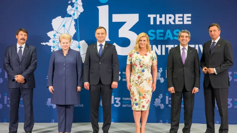 Predsjednica obožava hrvatski dizajn: otkriveno tko stoji iza cvjetne kombinacije od 3500 kuna