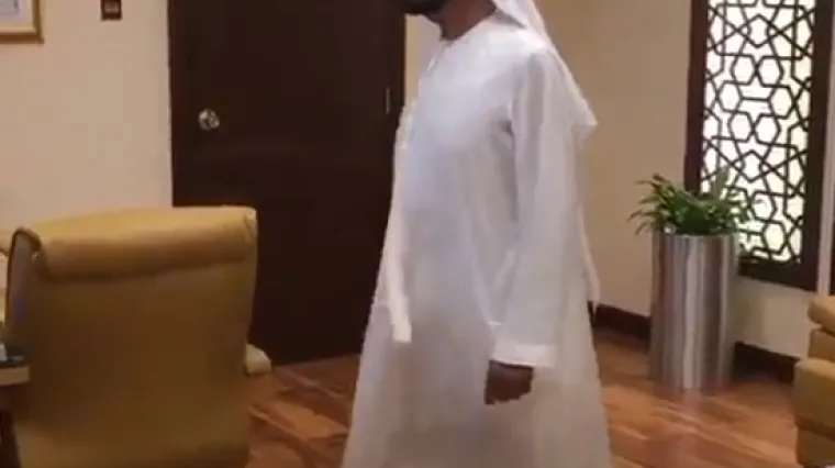 &Scaron;eik ostao &scaron;okiran: htio iznenaditi zaposlenike, ali su ga dočekali prazni radni stolovi