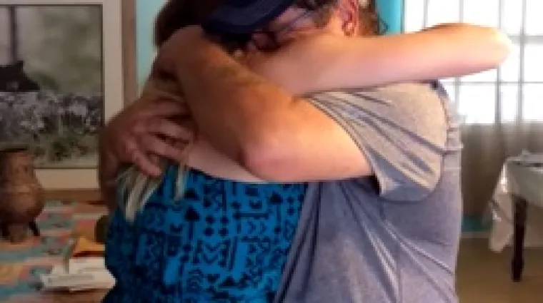 Djevojka očuhu za rođendan darovala poklon kakav si nije mogao ni zamisliti