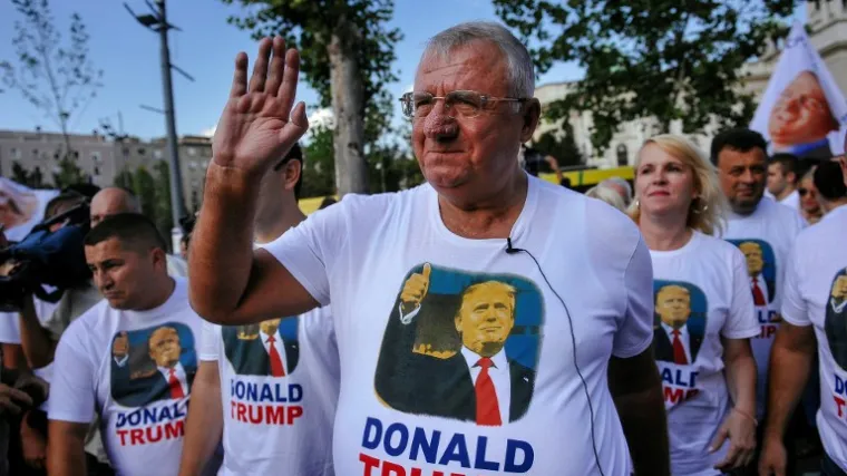 '&Scaron;e&scaron;elja treba proglasiti krivim ili mu ponovno suditi'