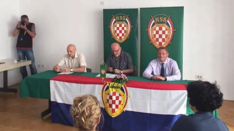 Kre&scaron;o Beljak osobno pozdravio nove članove riječkog ogranka HSS-a