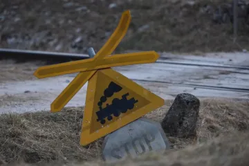 Vlak naletio na automobil na pružnom prijelazu