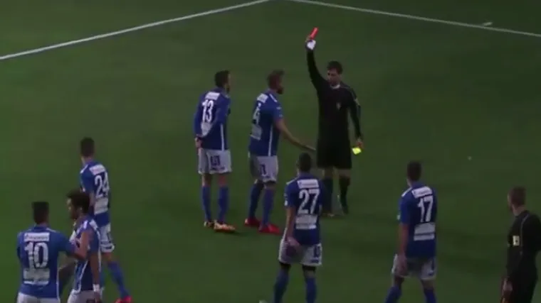 Odigrao maestralno, ali ga je idiotska proslava ko&scaron;tala isključenja