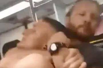 Nasilnik se bahatio i plašio putnike, ali je brzo sveden na pravu mjeru