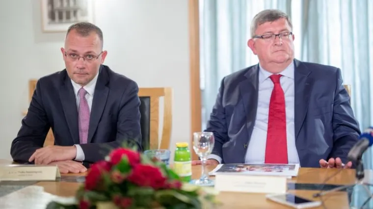 Obersnel mi je rekao da se HDZ i SDP trebaju ujediniti; OBERSNEL: Nije dobro čuo, crna kapa mu je pala na u&scaron;i!