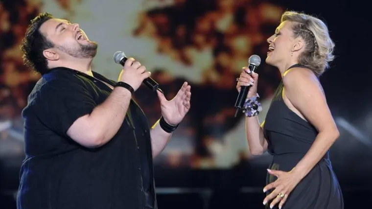 Vanna i Jacques pjevaju za kupnju uređaja magnetske rezonance