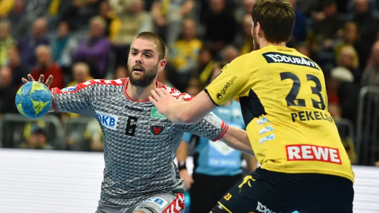 Vuković ostao ležati bez svijesti nakon nezgodnog duela na otvaranju Bundeslige