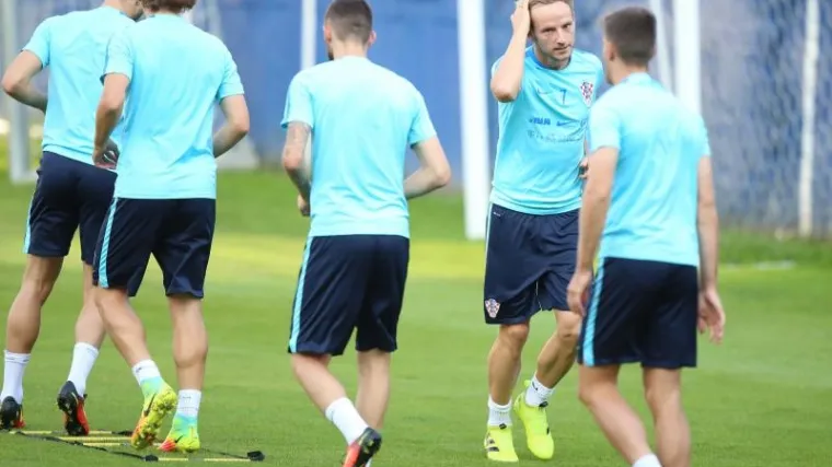 Vatreni napokon odradili trening u punom sastavu