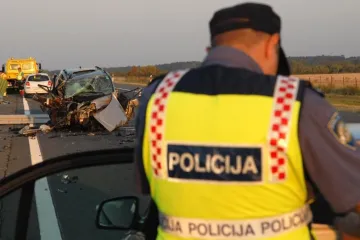 S autoceste sletio u betonski nosač nadvožnjaka