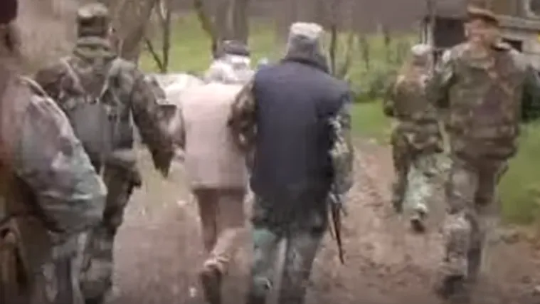 Sve žene su okupili u drvenoj kući i zatim ispalili hitac iz 'zolje', najmlađoj žrtvi bilo je 15 godina