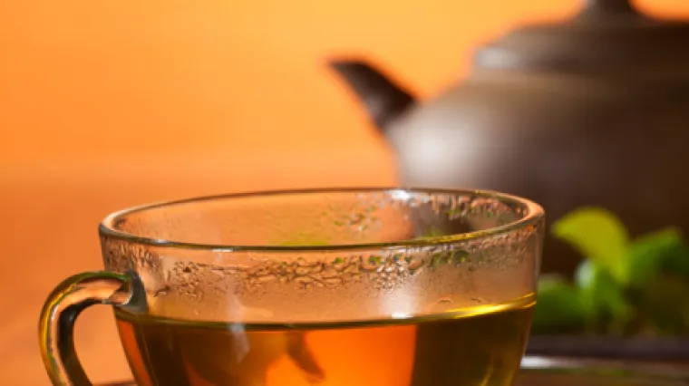 Uvrijeđeni gost kafića zvao policiju jer mu je konobarica donijela krivi čaj