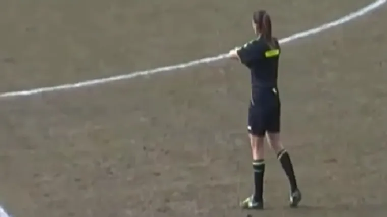 Izbacila ga s utakmice nakon &scaron;to joj je poručio da 'ide prati suđe'