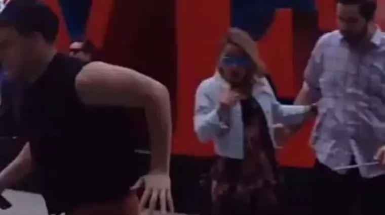 Ovaj frajer dosjetio se brzog načina kako 'selfiranju' stati na kraj