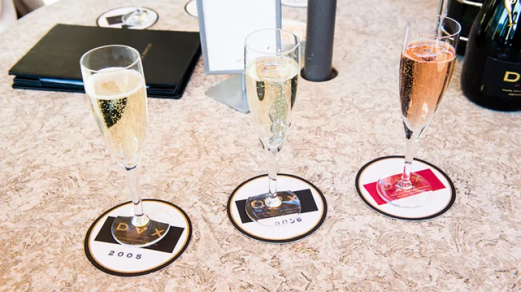 Kako ga pravilno otvoriti i s čime ih konzumirati: Pet pravila za ispijanje pjenu&scaron;avih vina