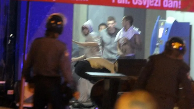 Huligani napali mlade vaterpoliste Partizana i mlatili ih šipkama!