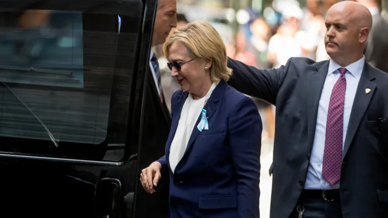 Hillary Clinton pozlilo na obilježavanju  11. rujna, prevezana u stan svoje kćeri na Manhattnu