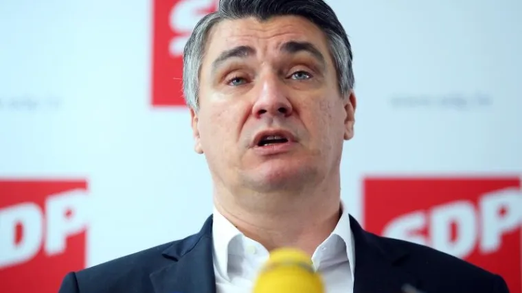 'Ja sam kriv za sve! Odlazim, vi&scaron;e se neću kandidirati za &scaron;efa SDP-a'