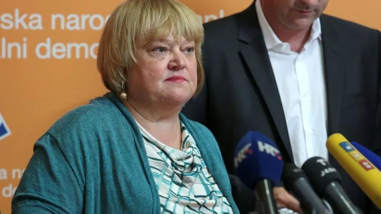 'Prvo, kupite crvene starke...'