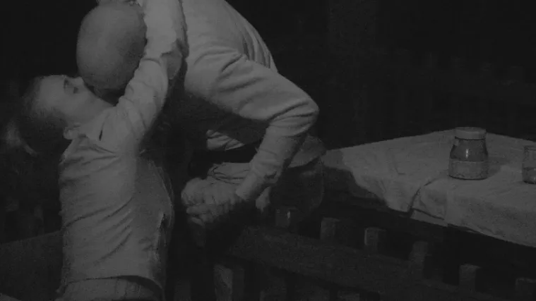 Goran i Josipa se ljubakaju u sjenici, a Damir zbog Sare ni&scaron;ta ne radi