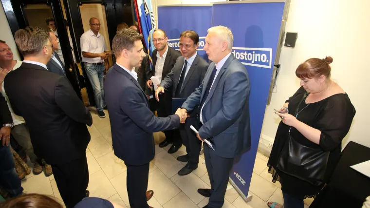 HDZ je Mostu spreman ponuditi četiri ministarstva i mjesto potpredsjednika Vlade